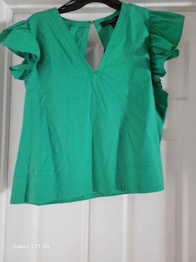 Marc New York Emerald Green V-Neck Ruffle Sleeve Top